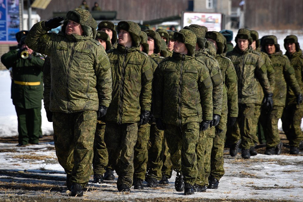 ⭐️ Ежегодный основной отпуск — важное право для военнослужащих по контракту, позволяющее восстановить силы и провести время с семьей. Его продолжительность зависит от выслуги лет: