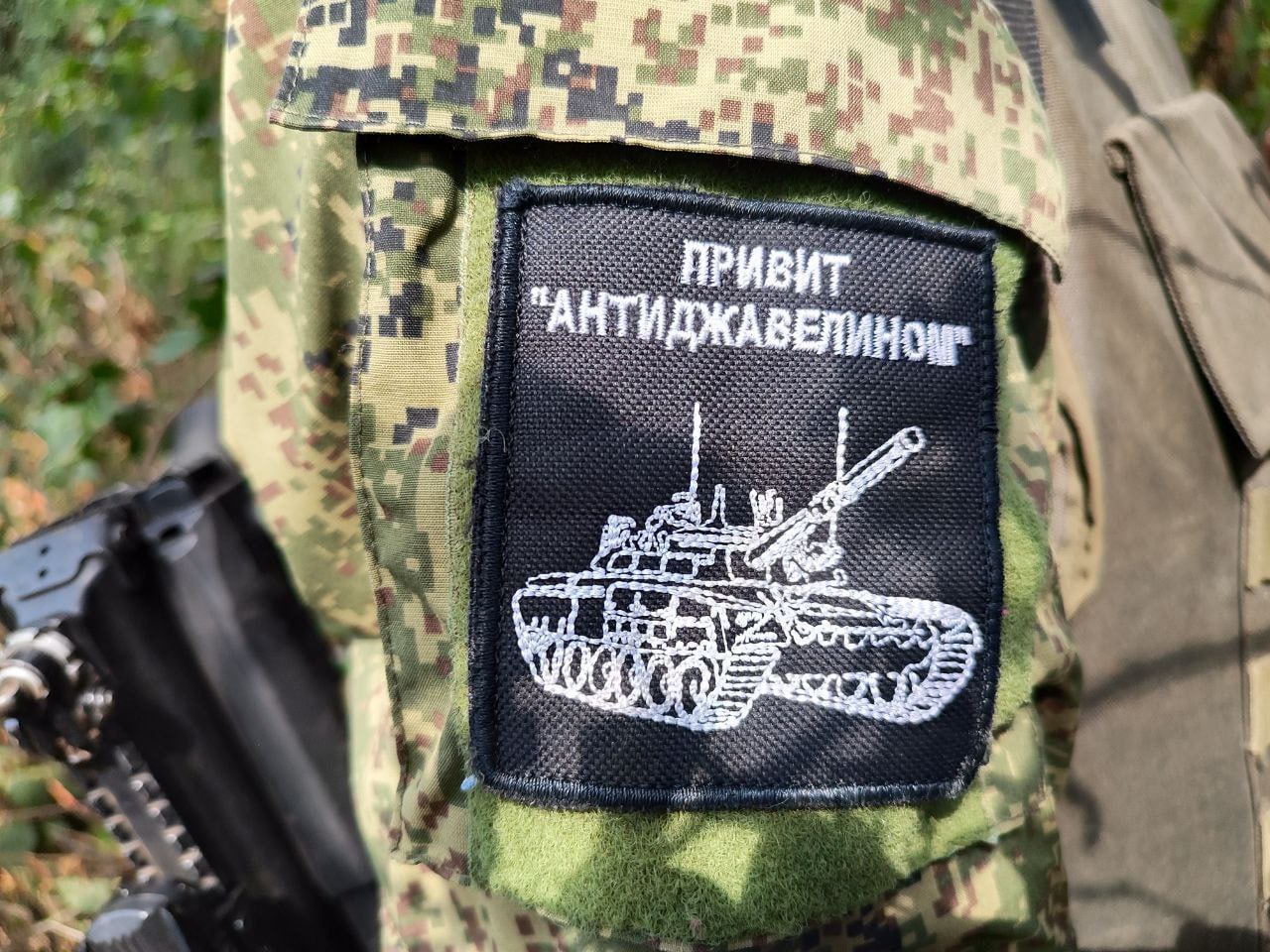 ⭐️ Военнослужащие и сотрудники силовых ведомств, участвующие в специальной военной операции (СВО), имеют право на получение суточных выплат (часто называемых "боевыми"). Эти выплаты начисляются автома