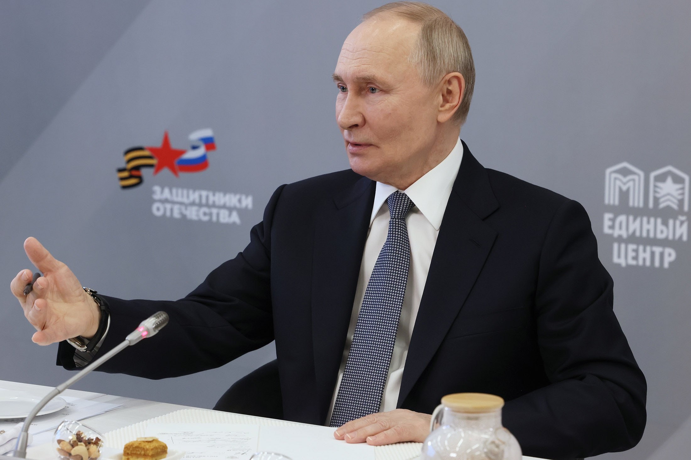‼️6 марта 2025 года, Президент Российской Федерации В. В. Путин провел встречу с сотрудниками и подопечными Государственного фонда поддержки участников специальной военной операции «Защитники Отечеств